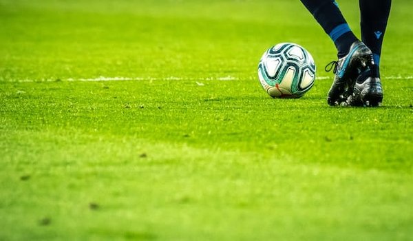 La magie et l'émotion du football: compétitions, équipes, joueurs et supporters